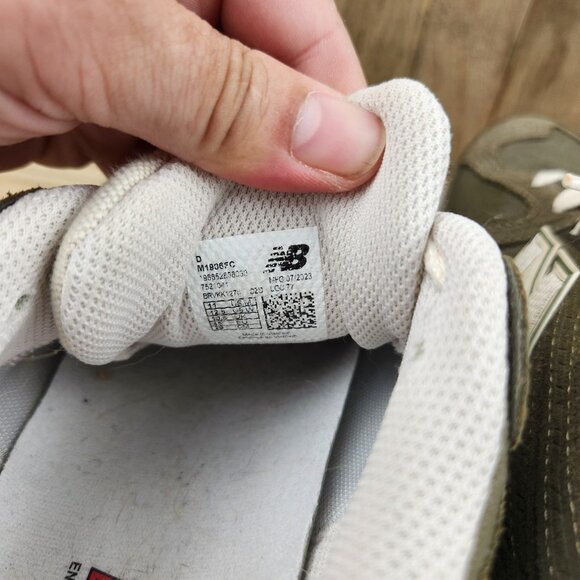 New Balance 1906F Dark Moss Frapp Mens size 11 Athletic Running Shoes - Picture 8 of 9